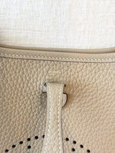 Load image into Gallery viewer, ✨NEW✨2025 Hermes Evelyne TPM 16 Amazone Bag / Trench / Gold Hardware
