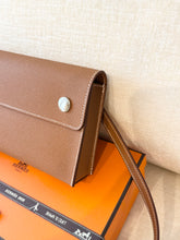 Load image into Gallery viewer, 🤎NEW! Hermès Hermesnap Wallet / Gold / Epsom / Palladium Hardware
