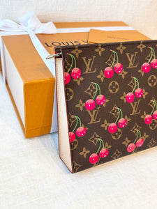 🍒 LOUIS VUITTON LV x TM Takashi Murakami Monogram Cherry Toiletry Pouch