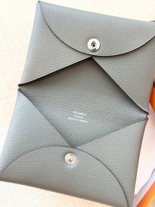 Hermes Evercolor Calfskin Calvi Card Holder / Gris Meyer / 2022