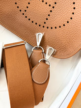 Load image into Gallery viewer, ✨NEW✨2025 Hermes Evelyne III 29 PM Bag / Gold / Palladium Hardware
