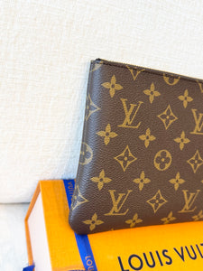 🤎NEW!! LOUIS VUITTON 2025 Monogram Cles Chain Key Pouch M