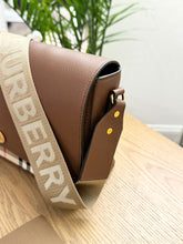 Load image into Gallery viewer, [SOLD]BURBERRY 2024 Vintage Check Note Crossbody Bag in Tan
