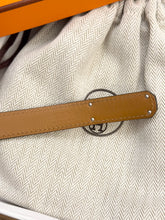 Load image into Gallery viewer, HERMES 2022 Epsom Leather Kelly 18 Belt in Gold
