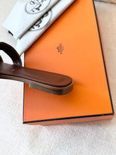 Load image into Gallery viewer, Hermes Embroidered Calfskin Oran Sandals / Gold / (EU)38
