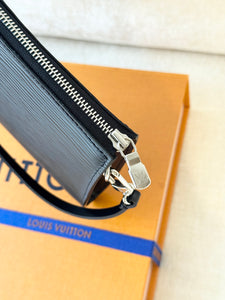 LOUIS VUITTON Epi Leather Pochette Accessoires / Black