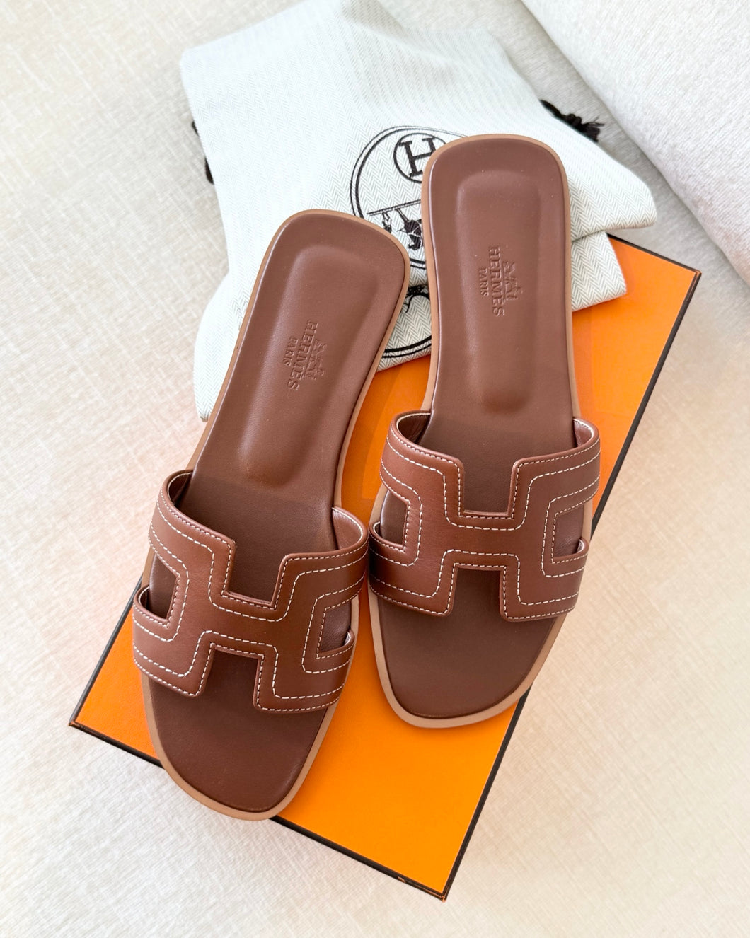 Hermes Embroidered Calfskin Oran Sandals / Gold / (EU)38