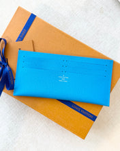 Load image into Gallery viewer, 💙NEW!!  LOUIS VUITTON 2025 Canvas Credit Card Holder / Gaston Blue
