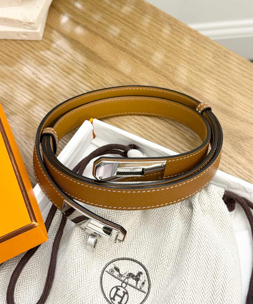 HERMES 2022 Epsom Leather Kelly 18 Belt in Gold