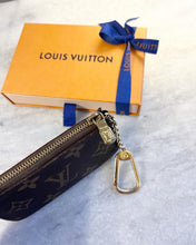 Load image into Gallery viewer, Louis Vuitton Monogram Cles Chain Key Pouch
