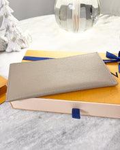Load image into Gallery viewer, LOUIS VUITTON Empriente Leather Card Holder
